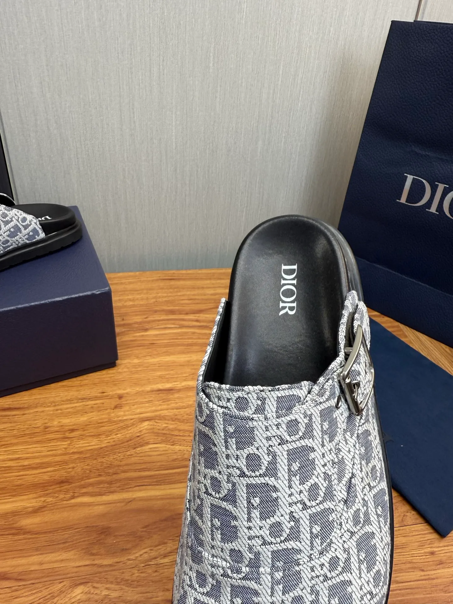 Men's men's shoes 420💰 Dior. Men's slippers🩴Official website 1:1 production 38-45 yards 45 46 🉑️Customized original material shipped✅